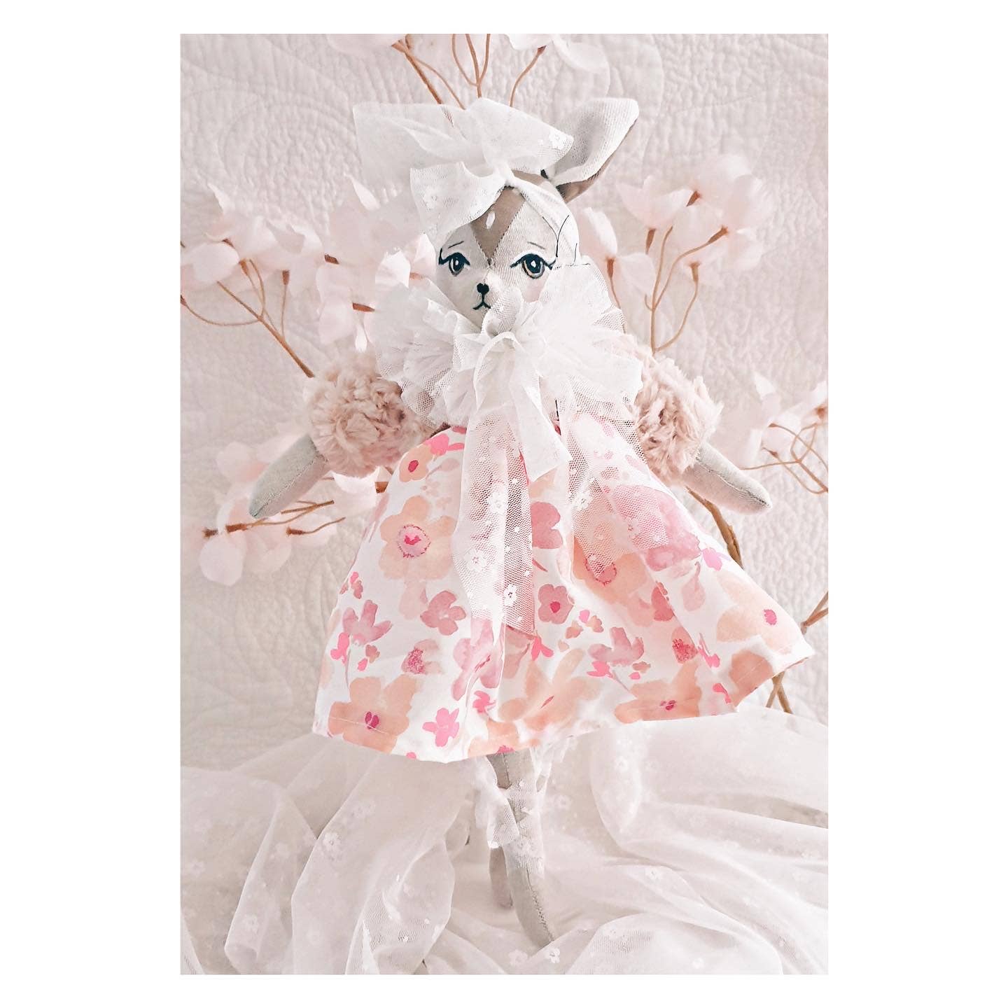 Minie poupée biche rose fleurie